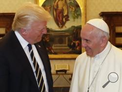  Pope Francis meets with President Donald Trump on the occasion of their private audience, at the Vatican, Wednesday, May 24, 2017. (AP Photo/Alessandra Tarantino, Pool)