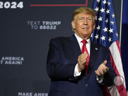 FILE - Former President Donald Trump arrives at a campaign rally, Thursday, April 27, 2023, in Manchester, N.H. Donald Trump's town hall forum on CNN on Wednesday, May 10, 2023, is the first major TV event of the 2024 presidential campaign, and a big test for the chosen moderator, Kaitlan Collins. (AP Photo/Charles Krupa, File)